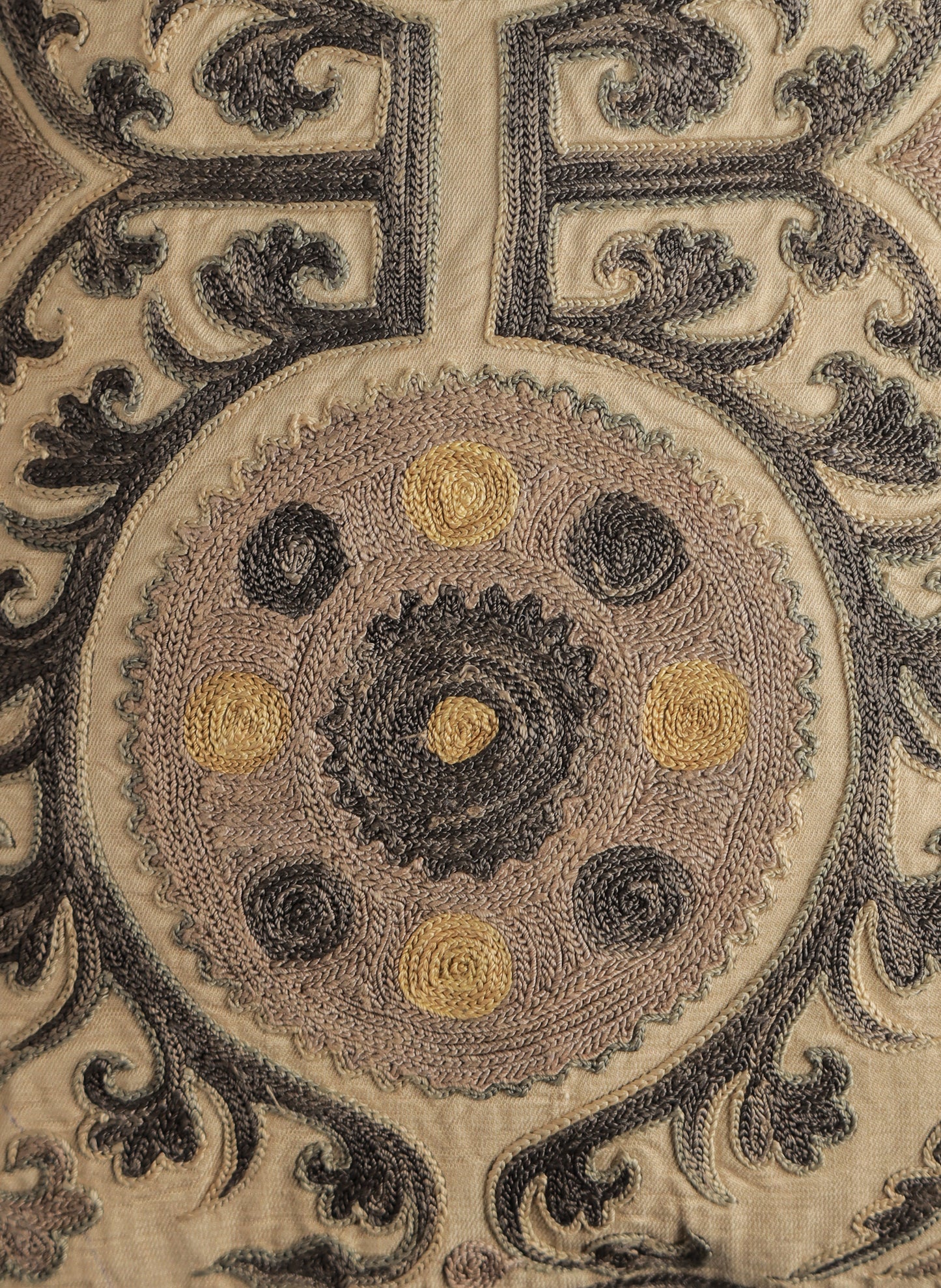 Housse de coussin carrée Suzani grise - Samarcande